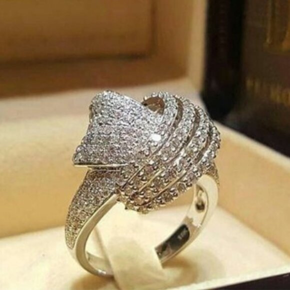 aperfectbuy Jewelry - NWT Silver Women's Fashion Ring Size 8